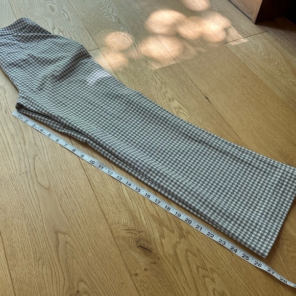 ARITZIA WILFRED KICK FLARE PANT IN GINGHAM BLACK AND WHITE Size 0 - Picture 7 of 13